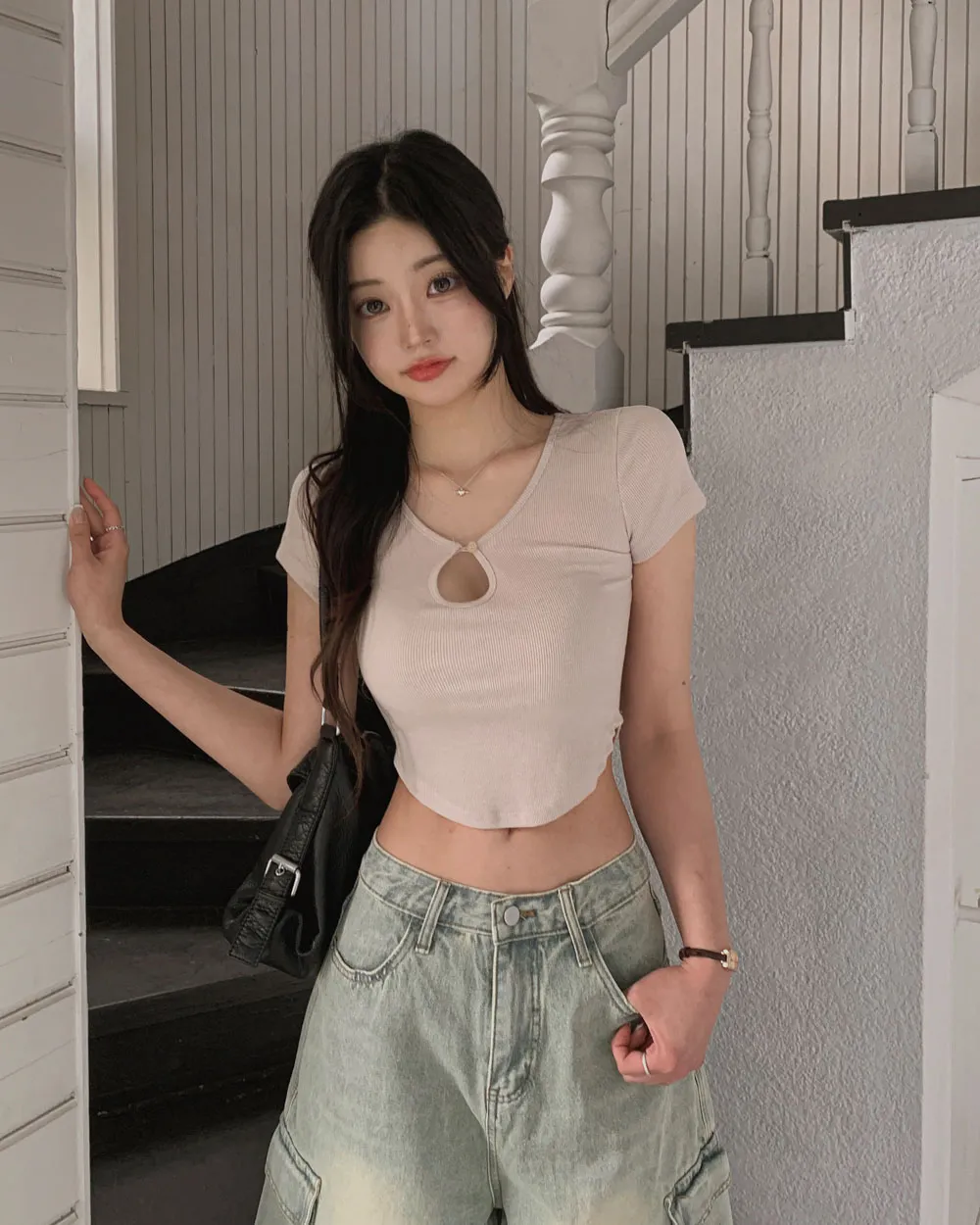 반팔 티셔츠 모델 착용 이미지-S1L52