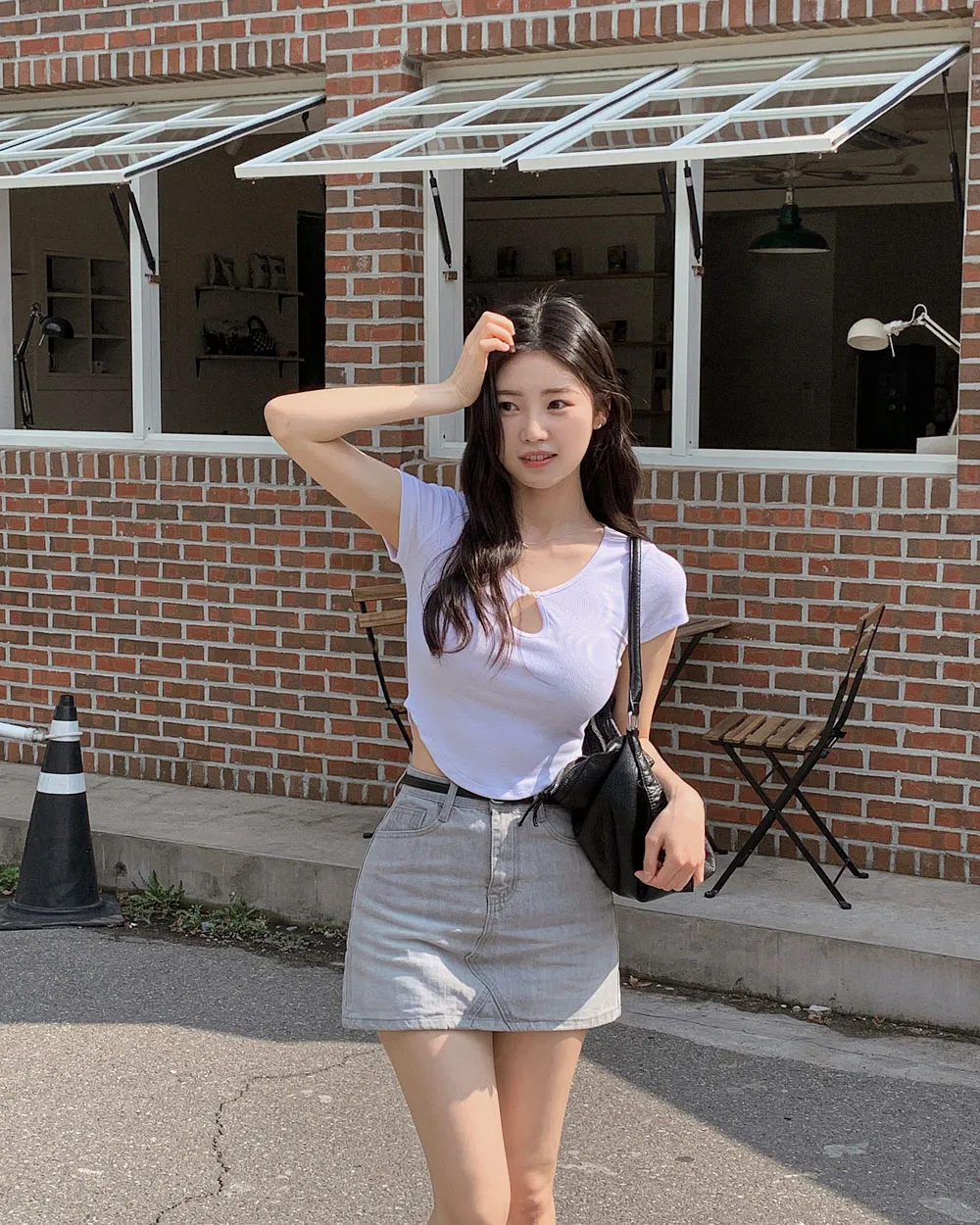 반팔 티셔츠 모델 착용 이미지-S1L77