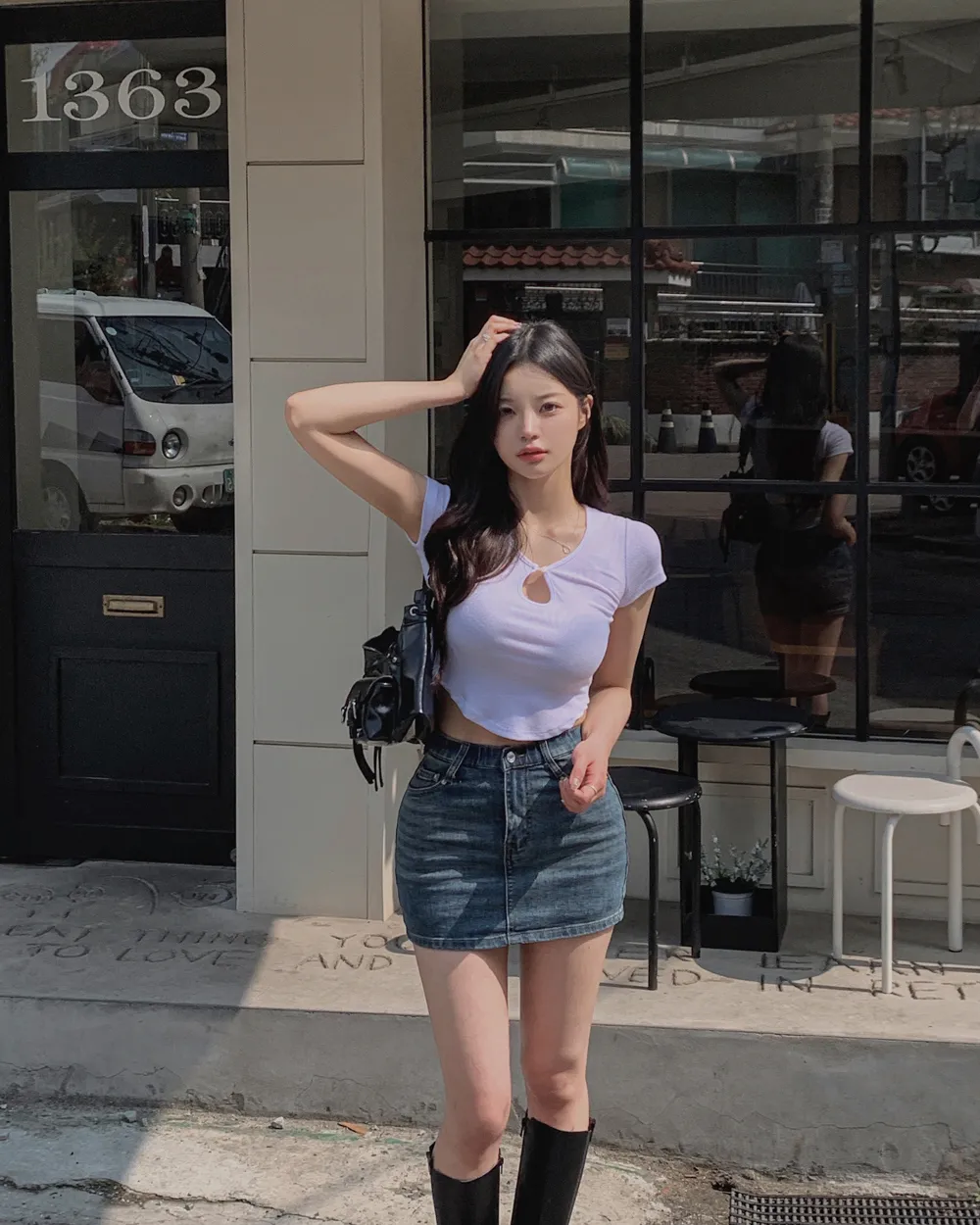 반팔 티셔츠 모델 착용 이미지-S1L98