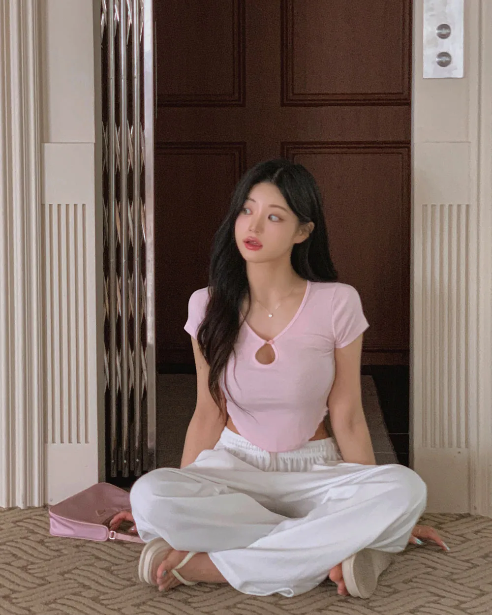 반팔 티셔츠 모델 착용 이미지-S1L28