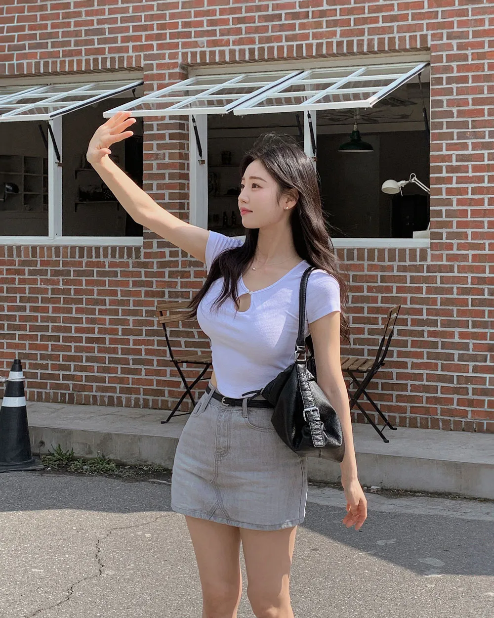반팔 티셔츠 모델 착용 이미지-S1L78