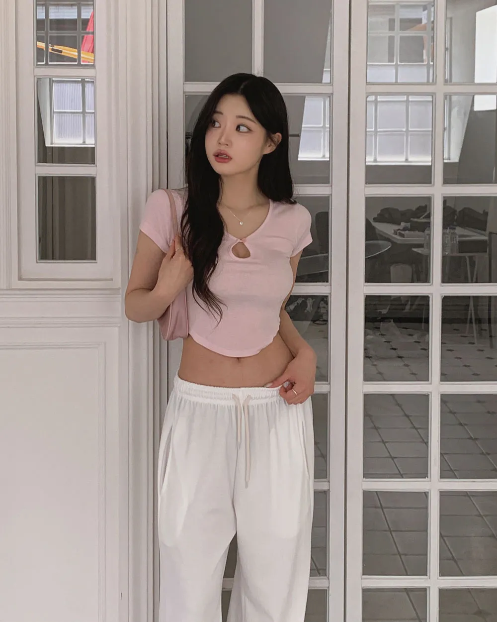 반팔 티셔츠 모델 착용 이미지-S1L51