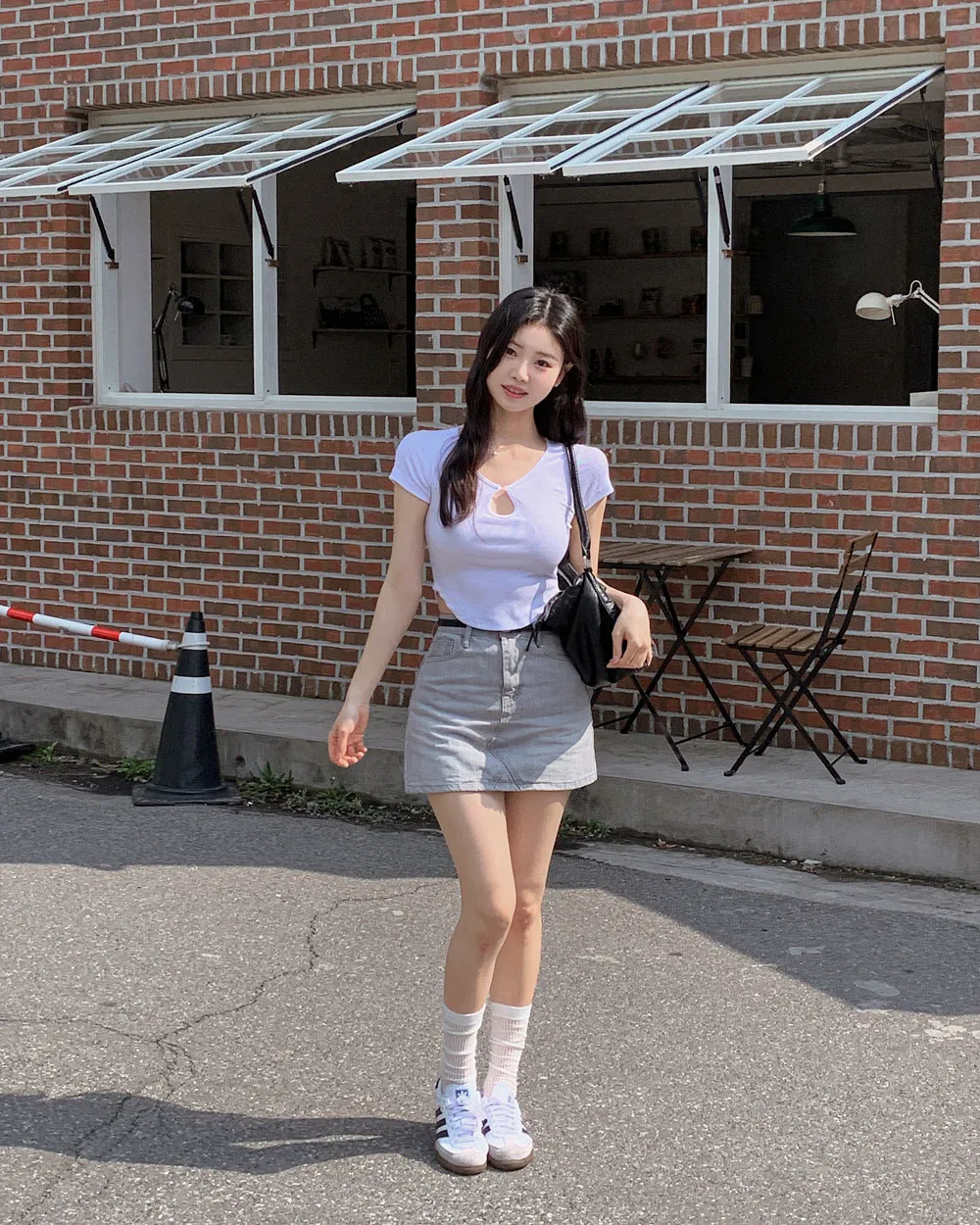 반팔 티셔츠 모델 착용 이미지-S1L76