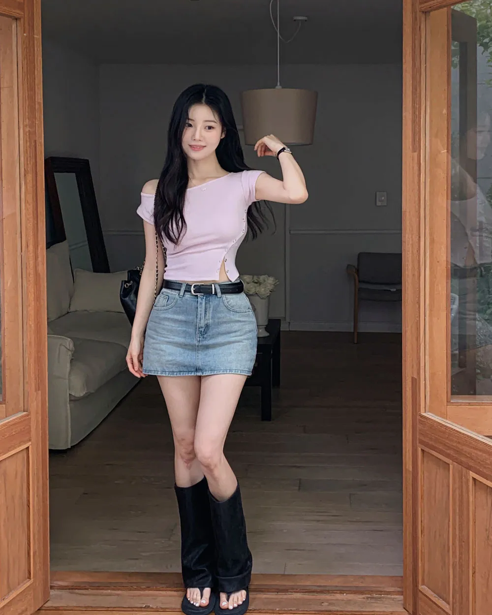반팔 티셔츠 모델 착용 이미지-S1L70