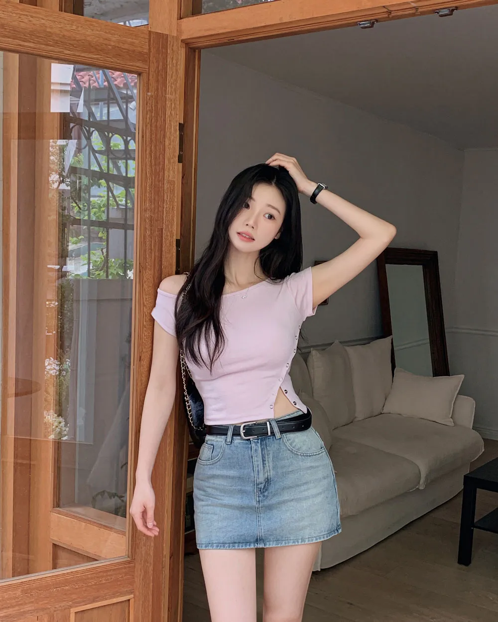 반팔 티셔츠 모델 착용 이미지-S1L61