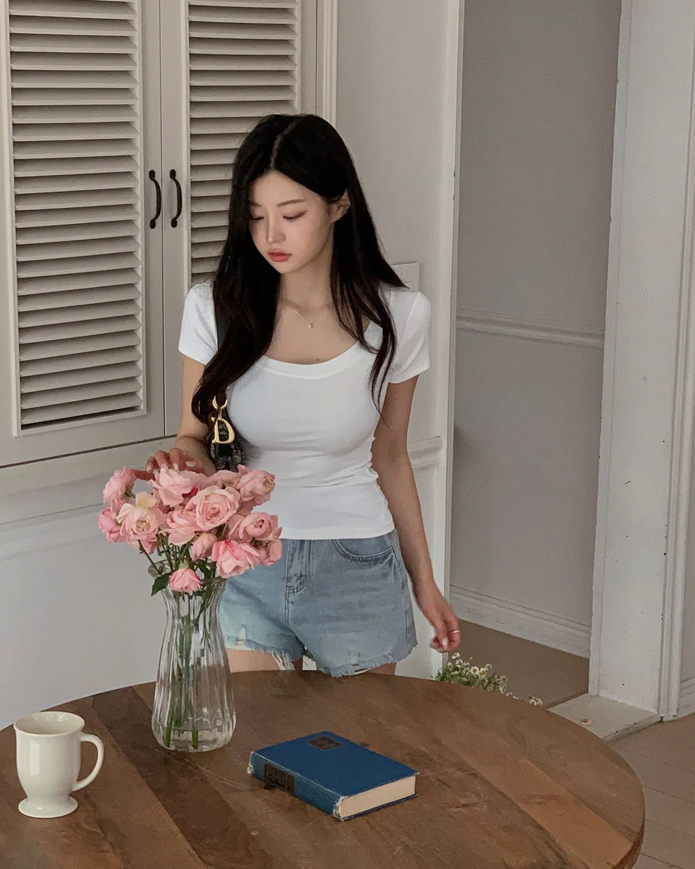 반팔 티셔츠 모델 착용 이미지-S1L44