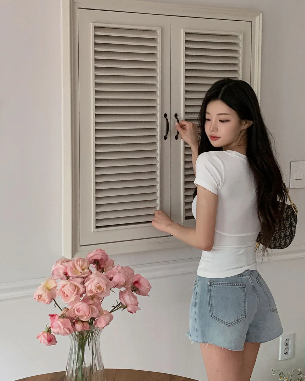 반팔 티셔츠 모델 착용 이미지-S1L53