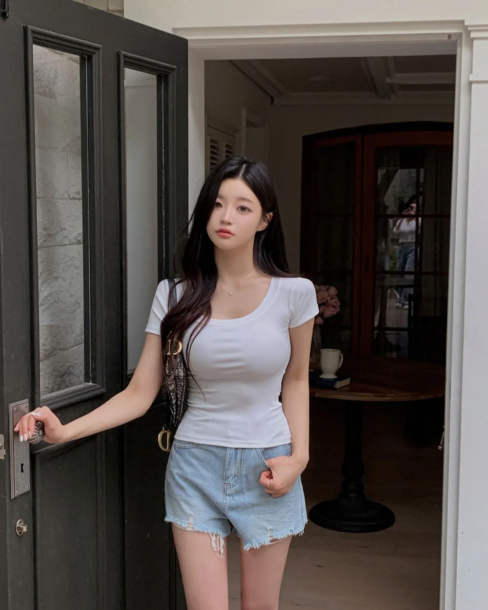 반팔 티셔츠 모델 착용 이미지-S1L34