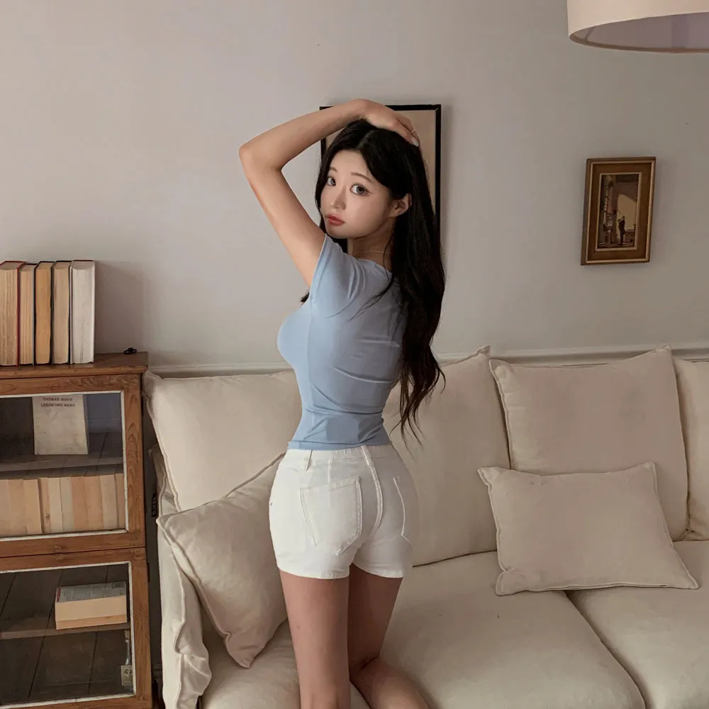 반팔 티셔츠 모델 착용 이미지-S1L59