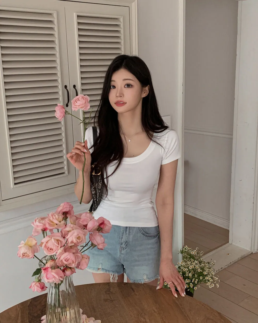 반팔 티셔츠 모델 착용 이미지-S1L32