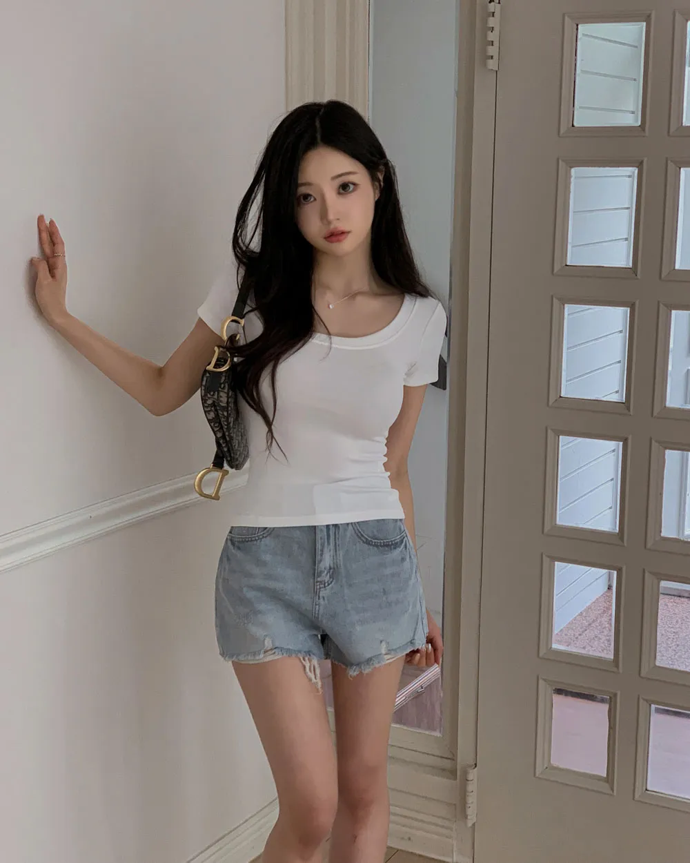 반팔 티셔츠 모델 착용 이미지-S1L50