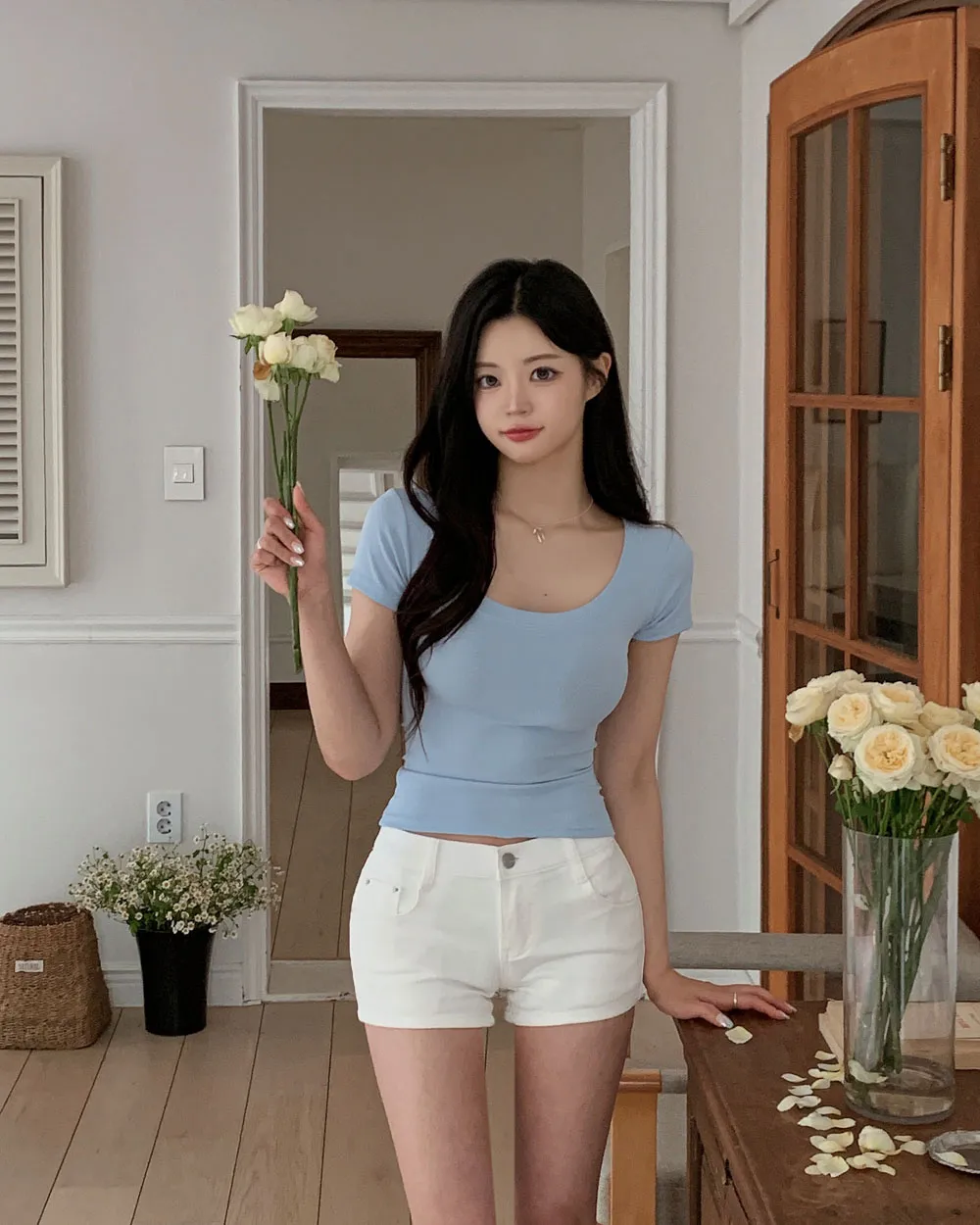 반팔 티셔츠 모델 착용 이미지-S1L71