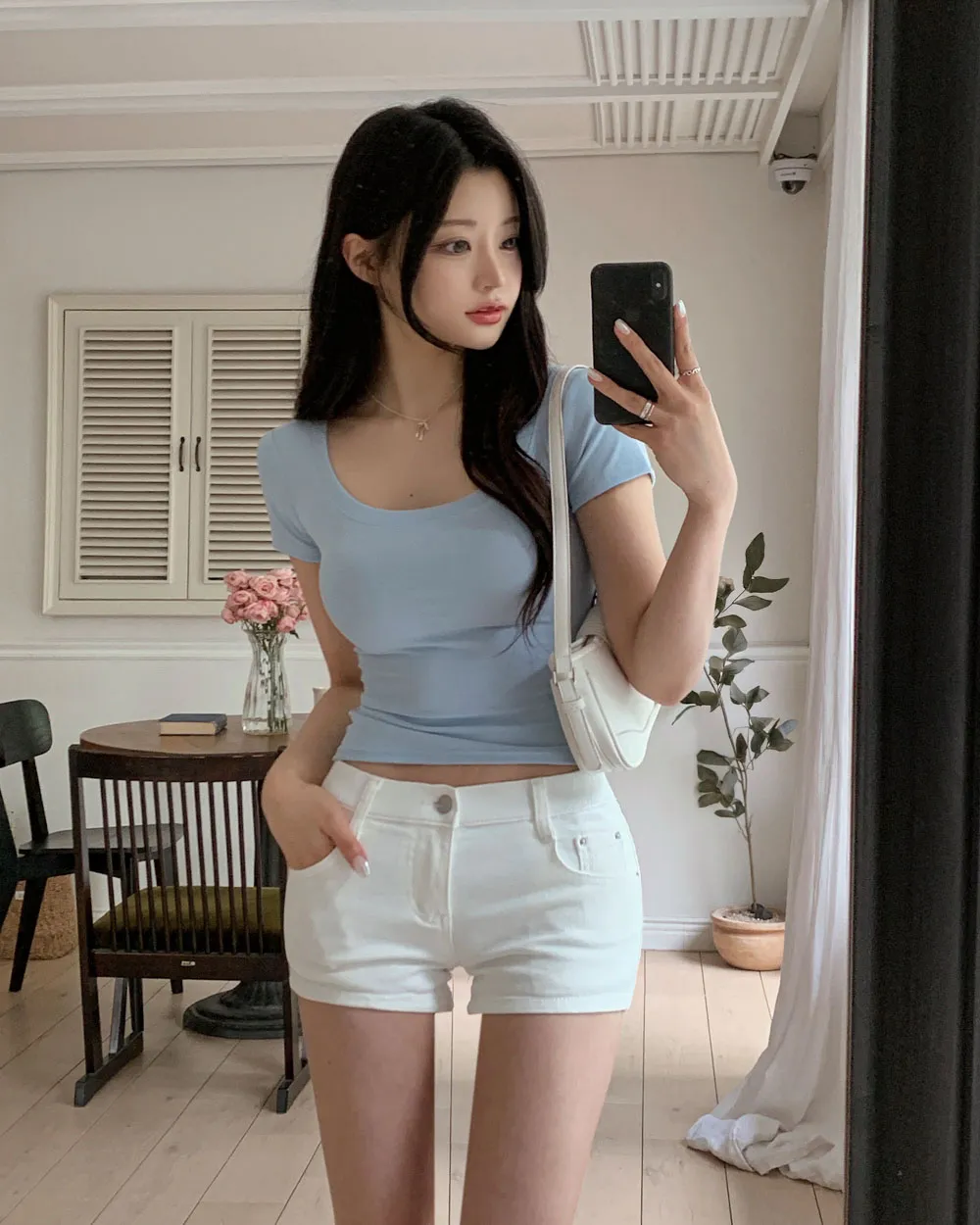 반팔 티셔츠 모델 착용 이미지-S1L61