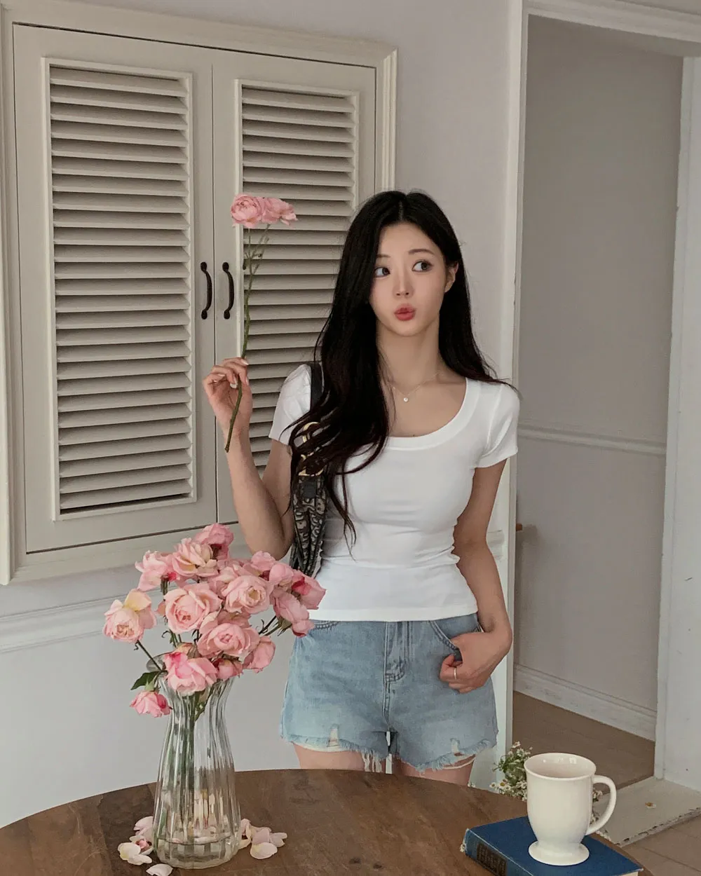 반팔 티셔츠 모델 착용 이미지-S1L51