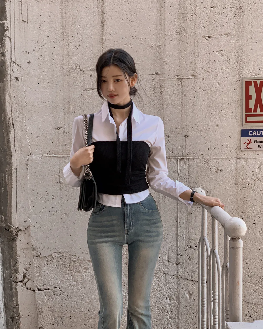 민소매 모델 착용 이미지-S1L61