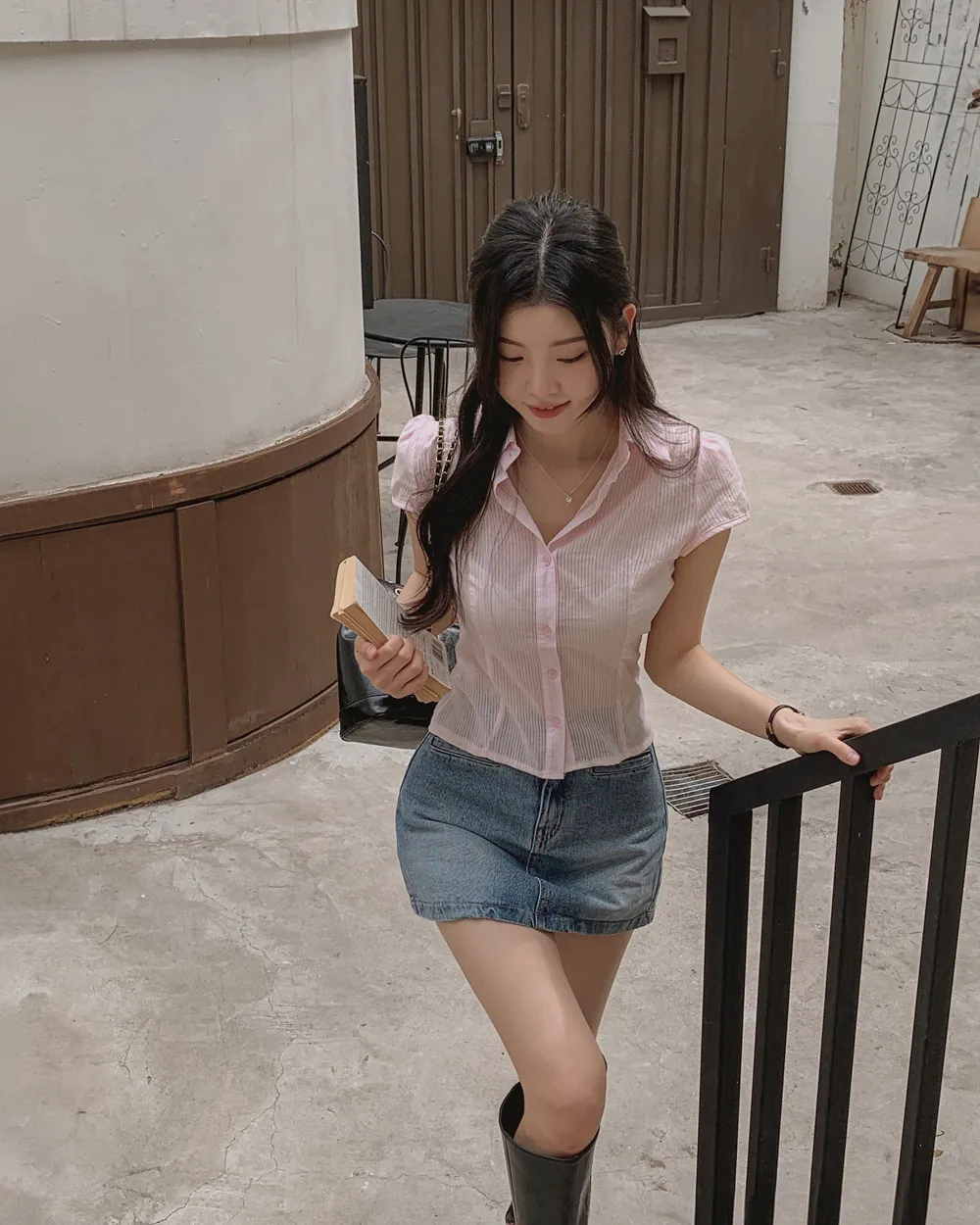 미니 스커트 모델 착용 이미지-S1L66