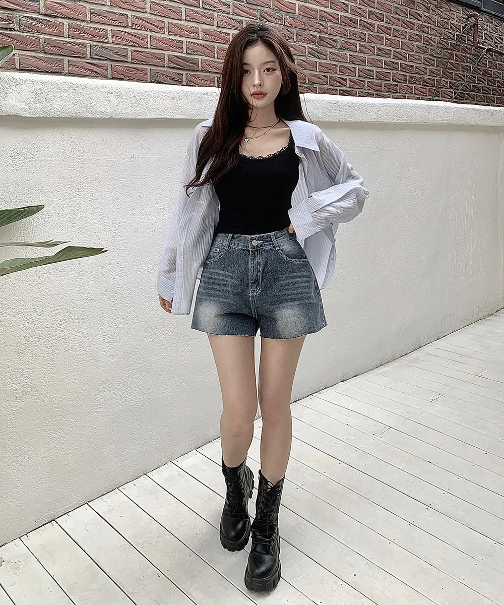 반바지 모델 착용 이미지-S2L47