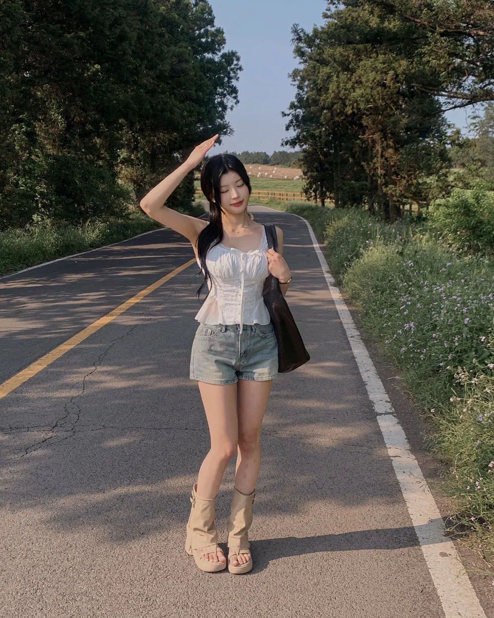 반바지 모델 착용 이미지-S1L36