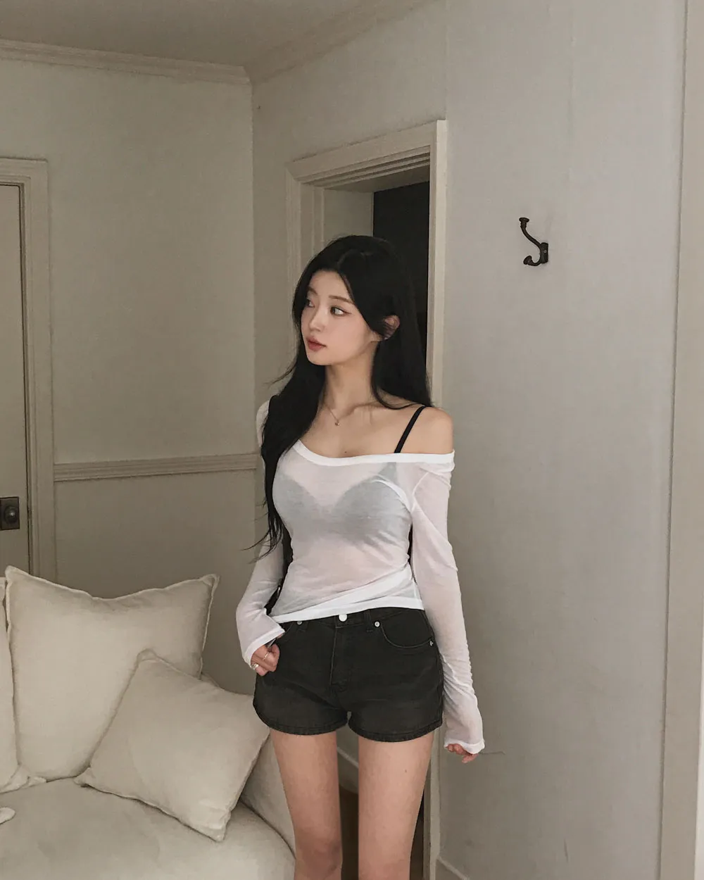 반바지 모델 착용 이미지-S1L146