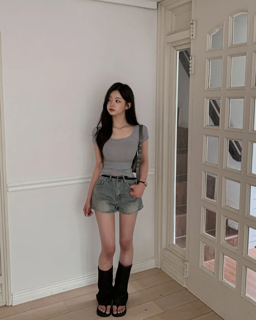 반바지 모델 착용 이미지-S1L174