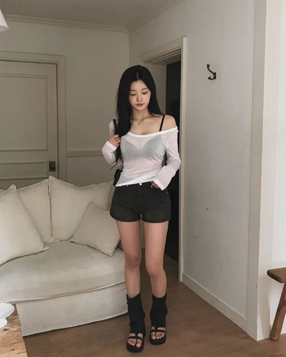 반바지 모델 착용 이미지-S1L125