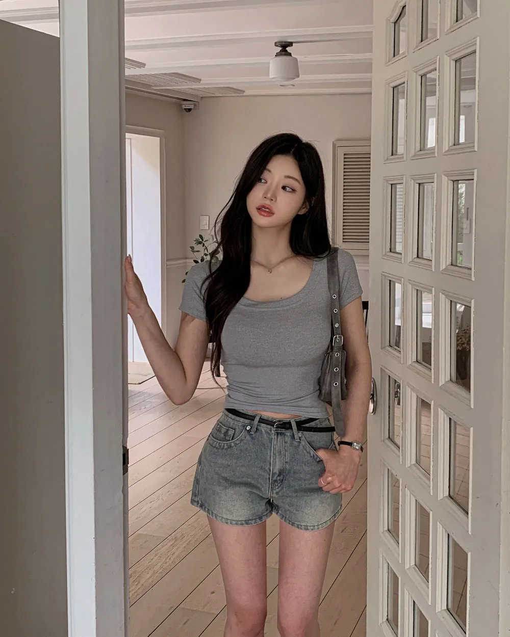반바지 모델 착용 이미지-S1L165