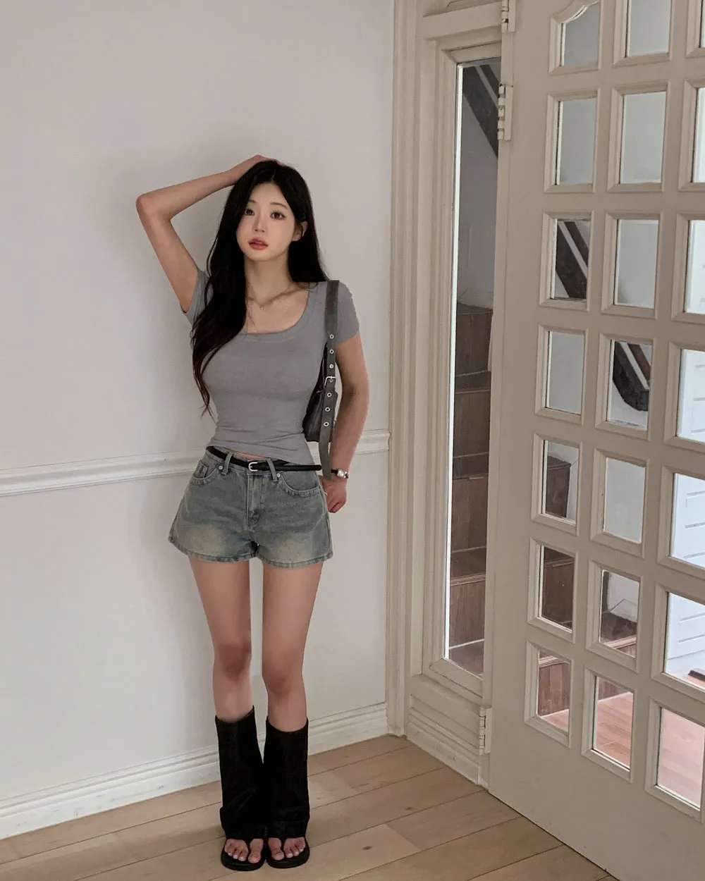 반바지 모델 착용 이미지-S1L176