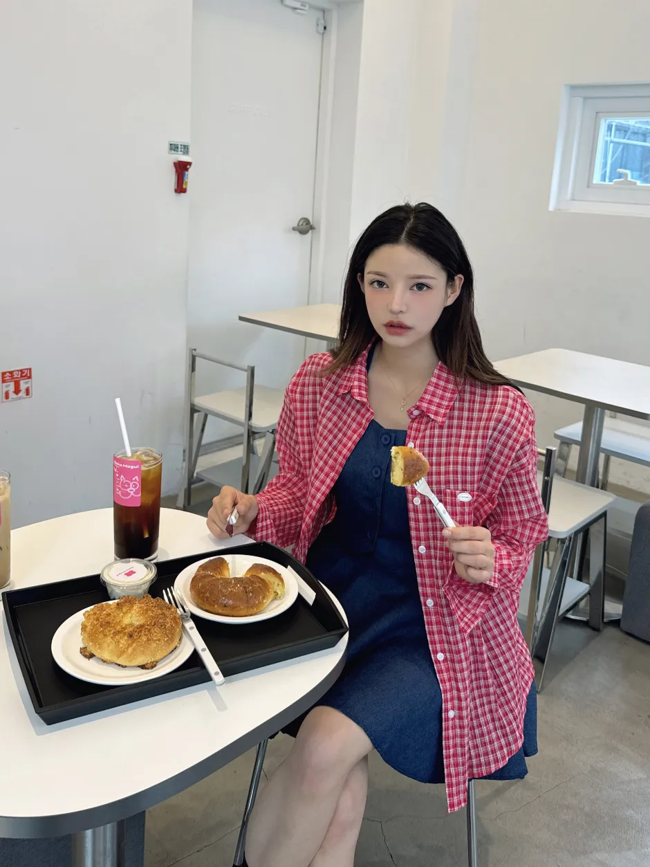 드레스 모델 착용 이미지-S1L7
