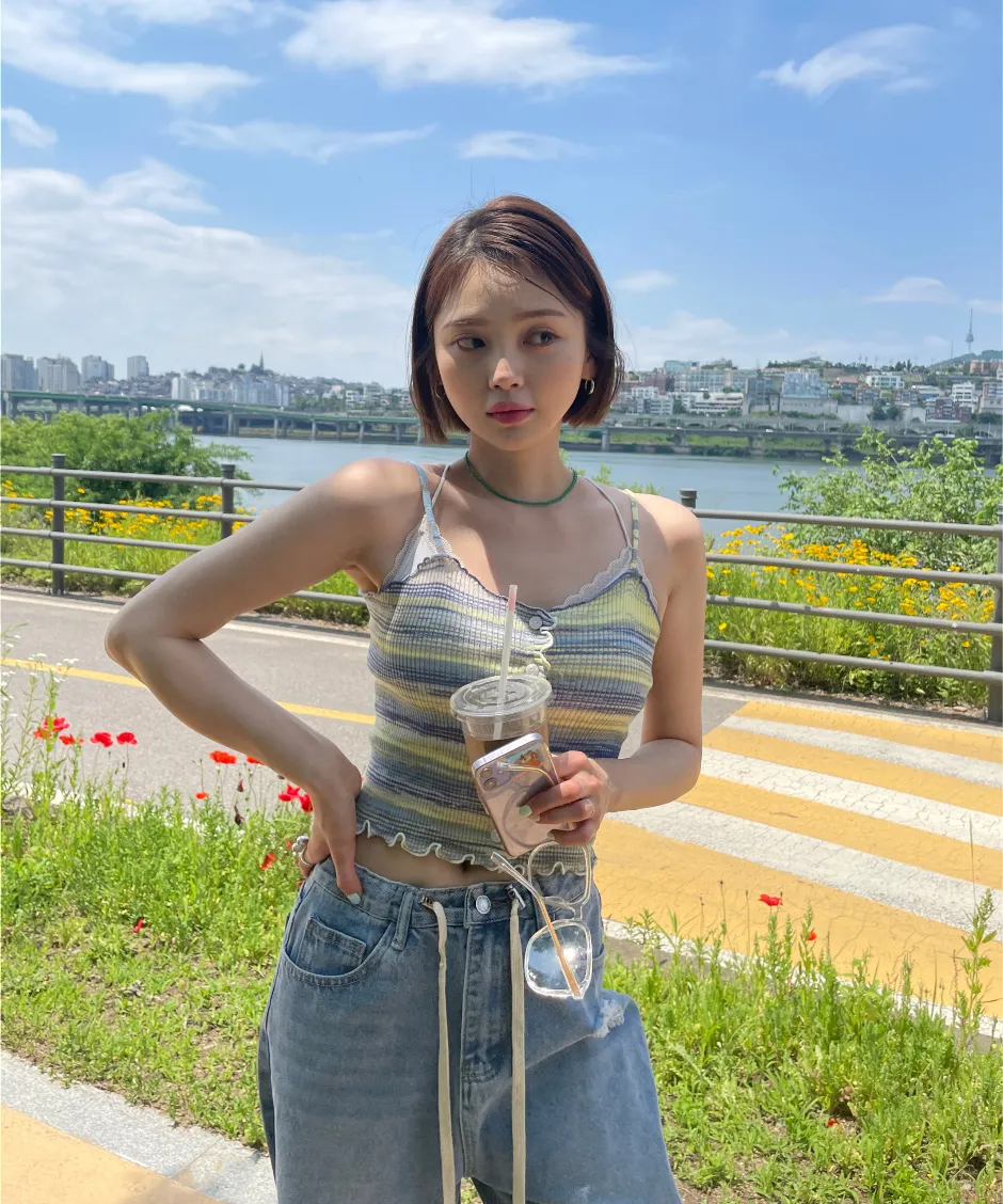 민소매 모델 착용 이미지-S1L14