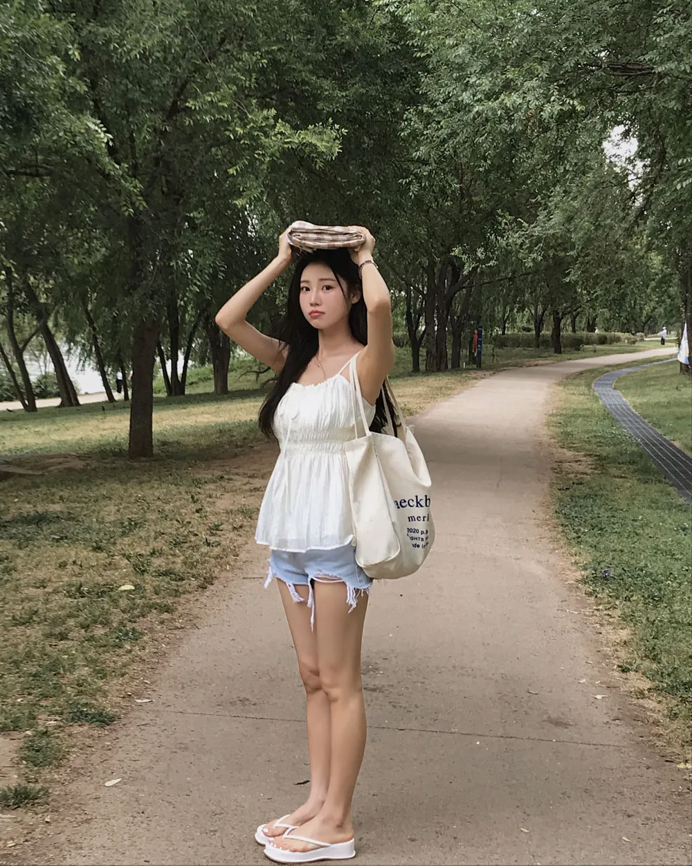 드레스 모델 착용 이미지-S1L26