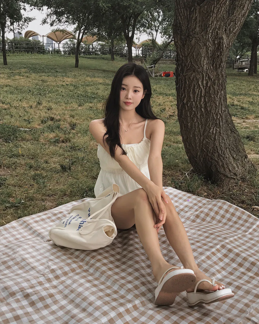 드레스 모델 착용 이미지-S1L22