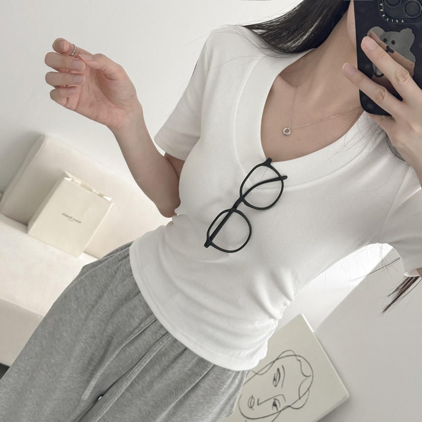 Vネッククロップドスリム半袖ギャザーTシャツ | レディース