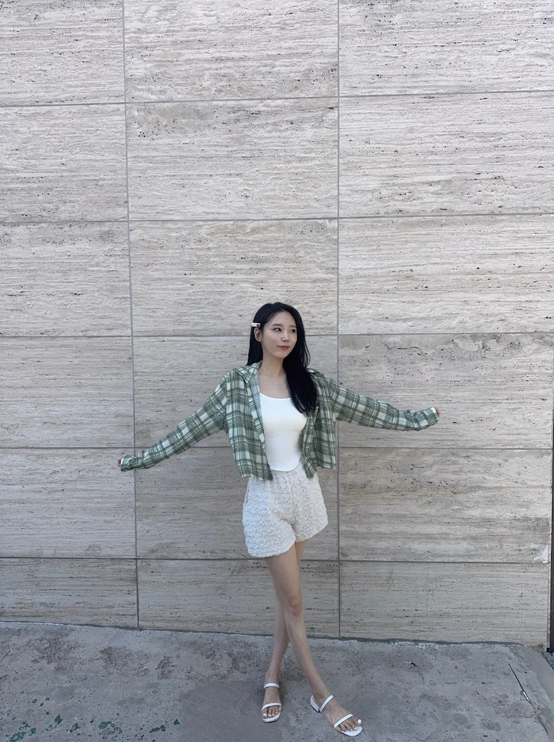 민소매 모델 착용 이미지-S1L17