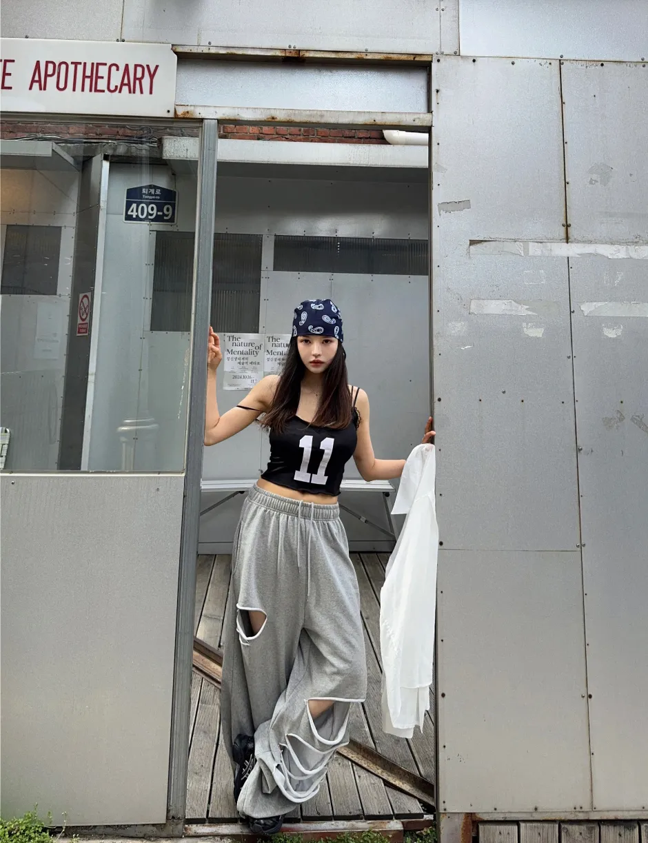민소매 모델 착용 이미지-S1L22