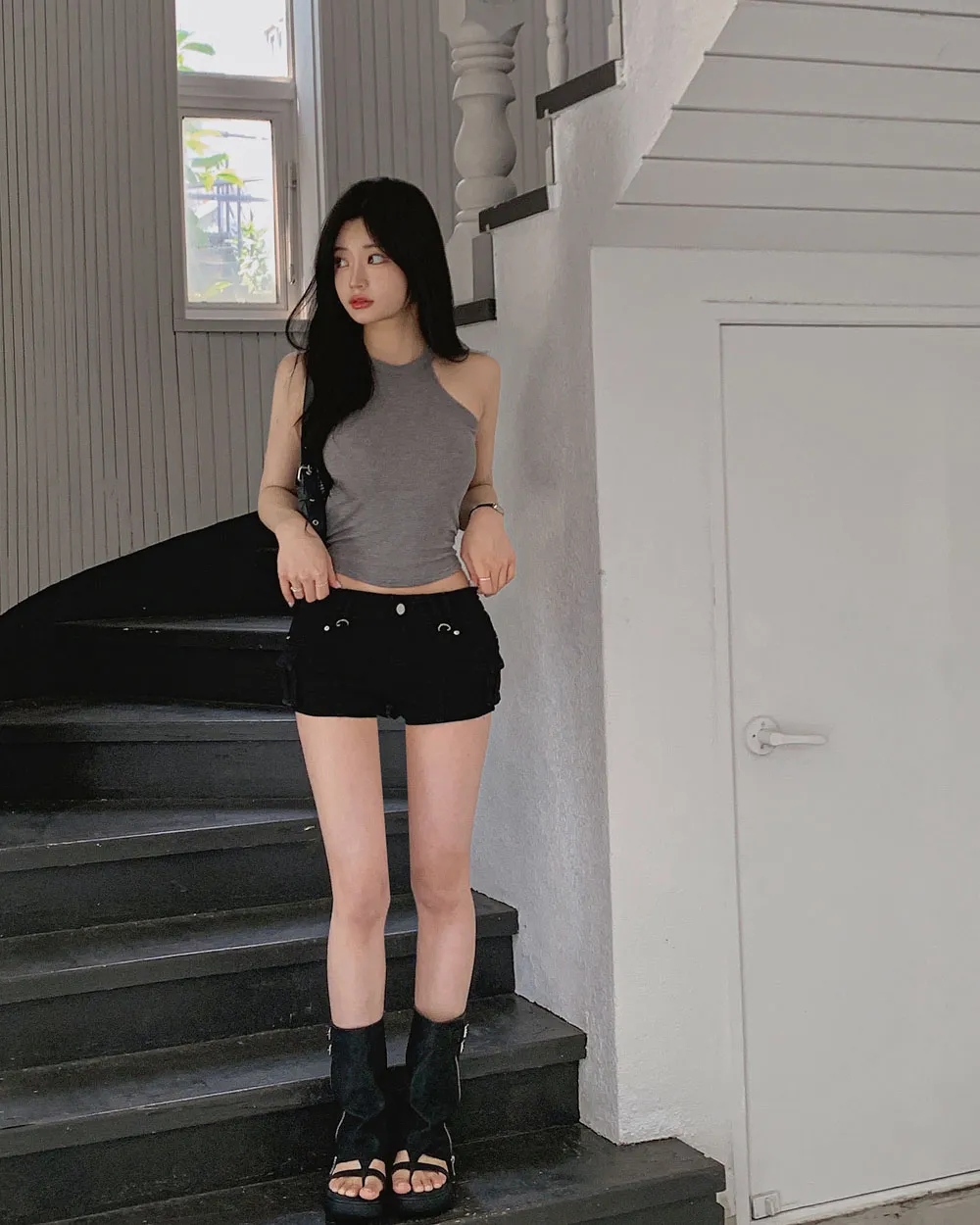 반바지 모델 착용 이미지-S1L45