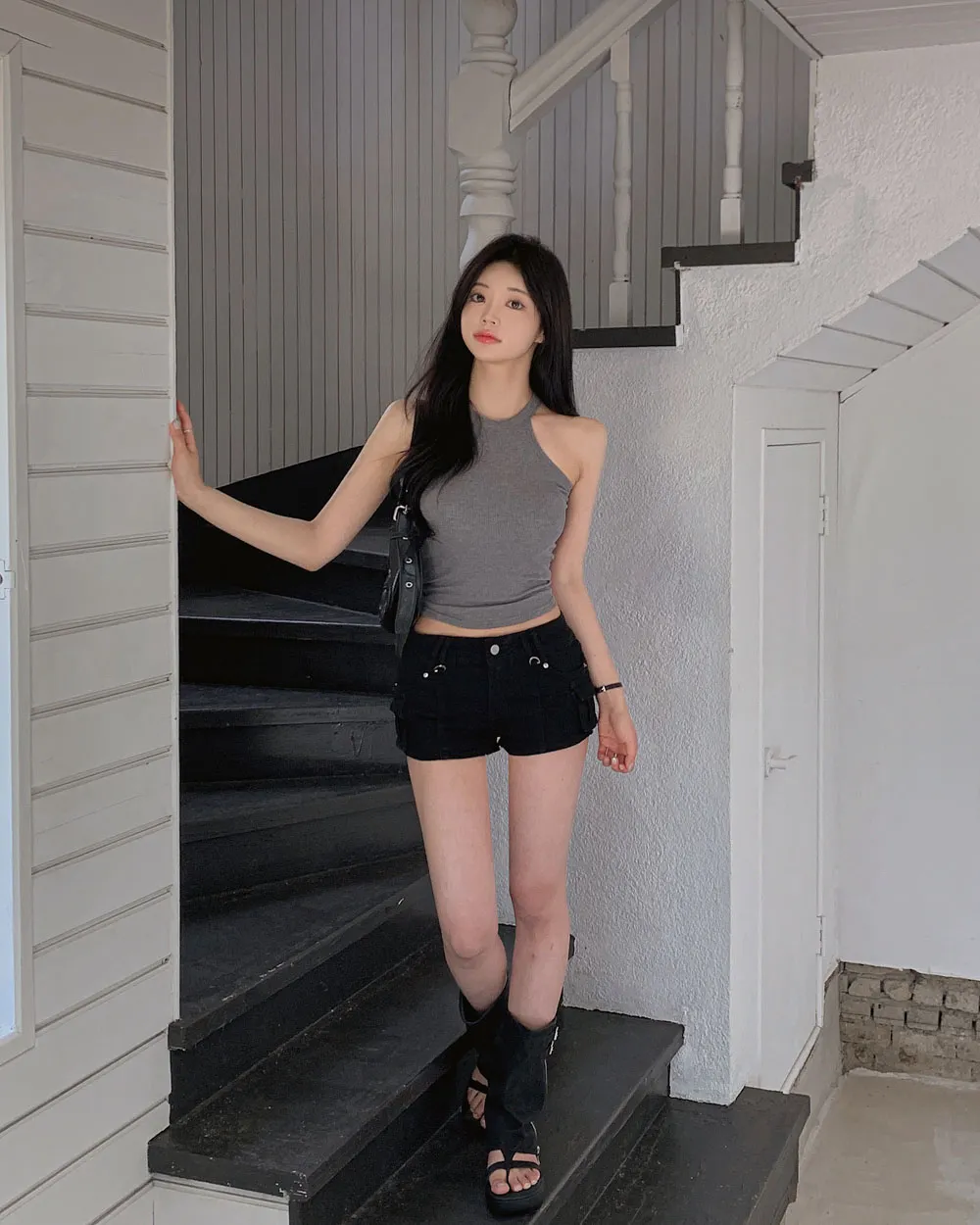 반바지 모델 착용 이미지-S1L48