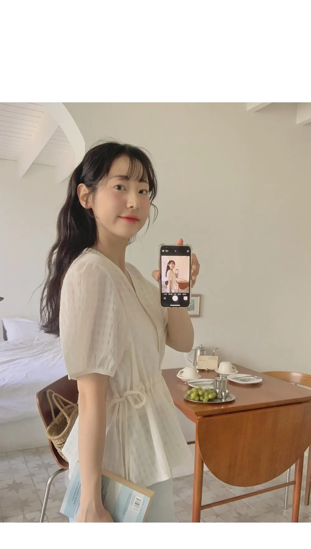 마인듀 브이넥 허리스트링 반팔 체크 블라우스