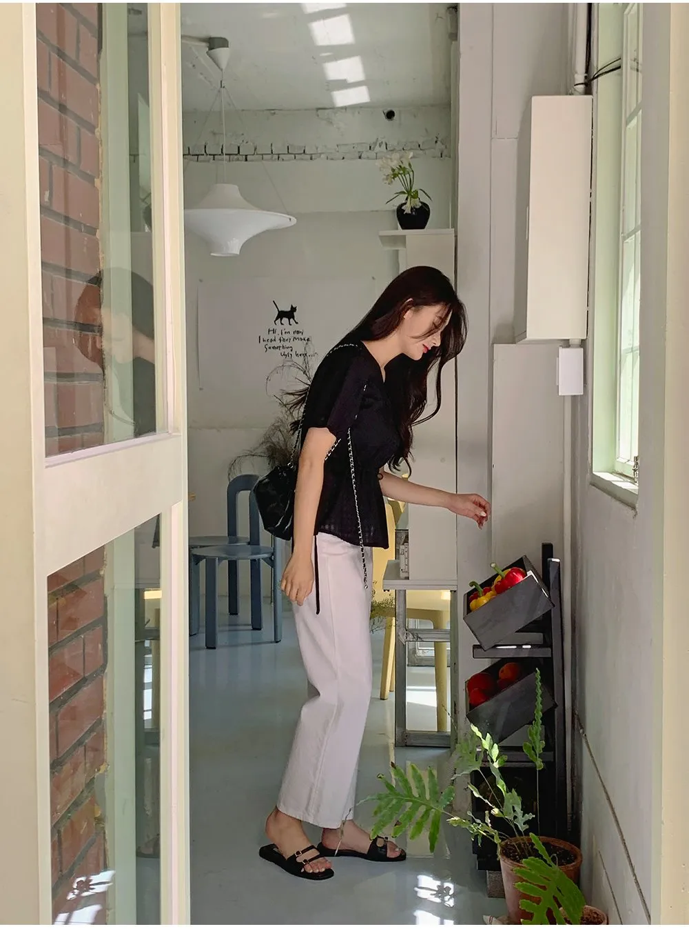 마인듀 브이넥 허리스트링 반팔 체크 블라우스