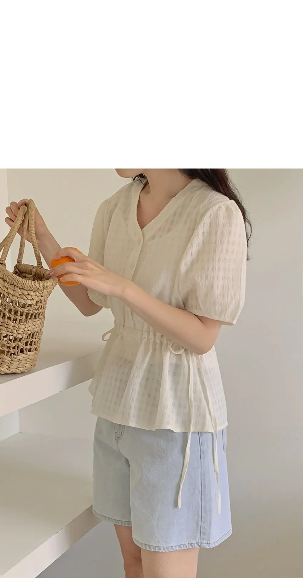 마인듀 브이넥 허리스트링 반팔 체크 블라우스