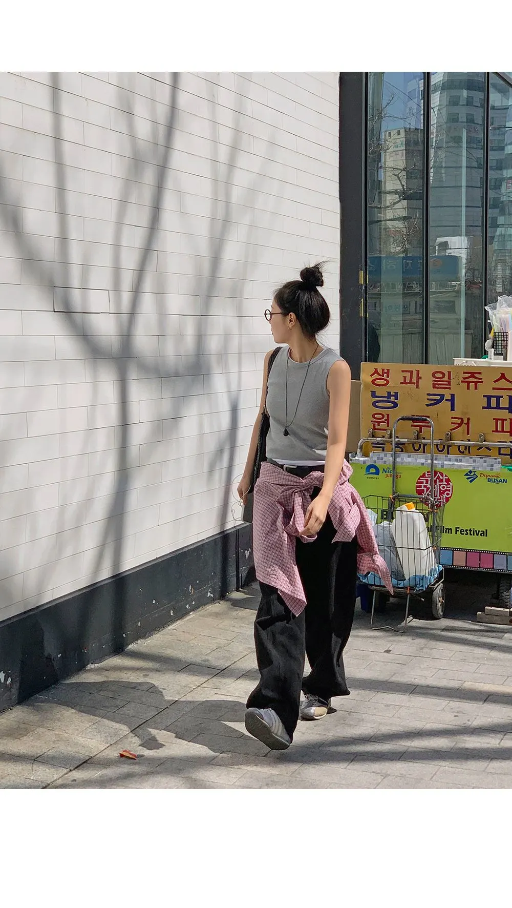 이지골지 라운드넥 슬림핏 베이직 나시