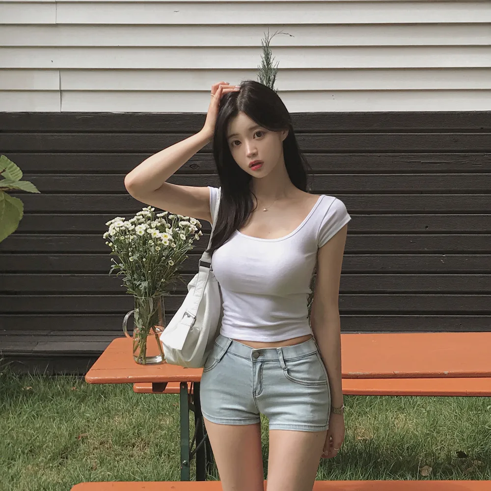 반바지 모델 착용 이미지-S2L19