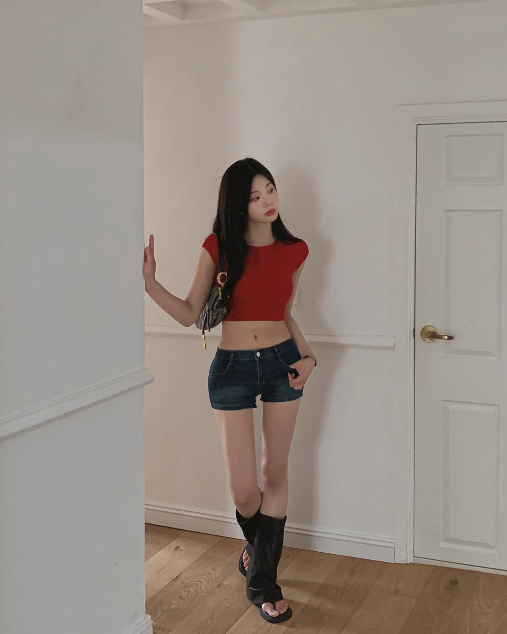 반바지 모델 착용 이미지-S2L35