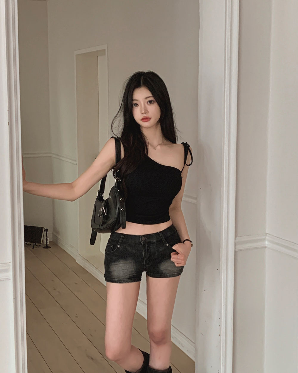 ストレッチローライズ骨盤パッドショートデニムパンツ | レディース