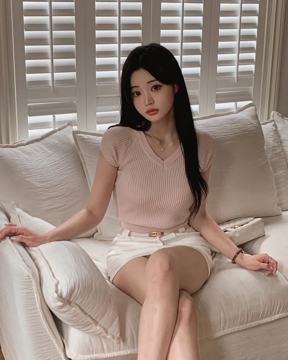 민소매 모델 착용 이미지-S1L31