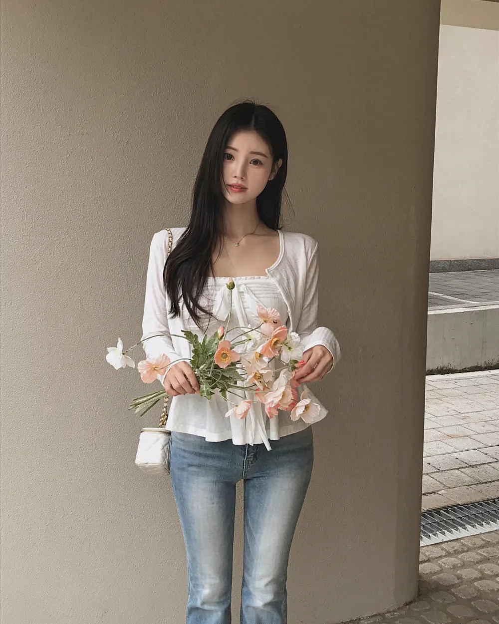 민소매 모델 착용 이미지-S1L75