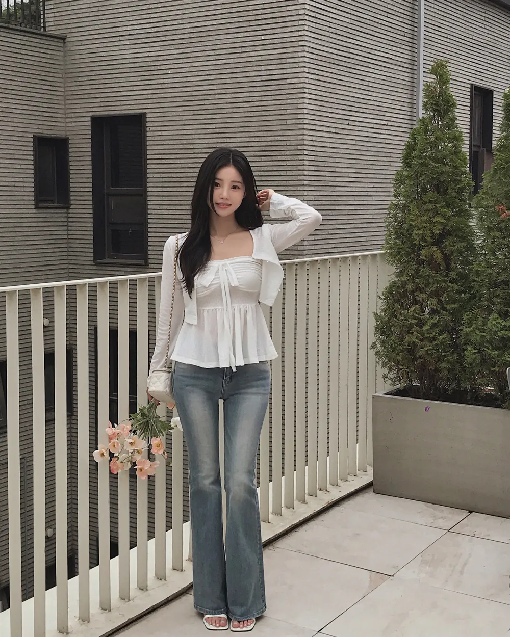 민소매 모델 착용 이미지-S1L83