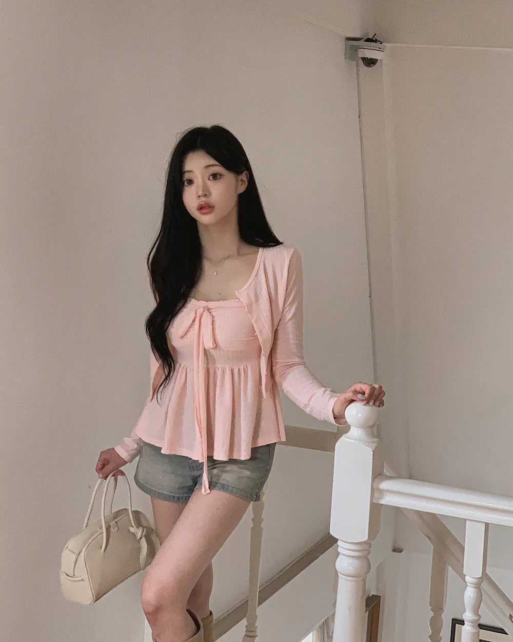 민소매 모델 착용 이미지-S1L47
