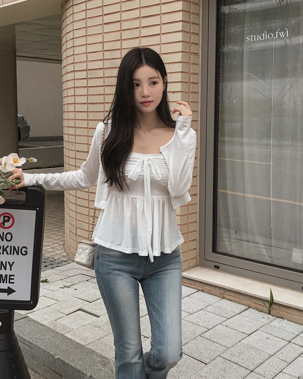 민소매 모델 착용 이미지-S1L102