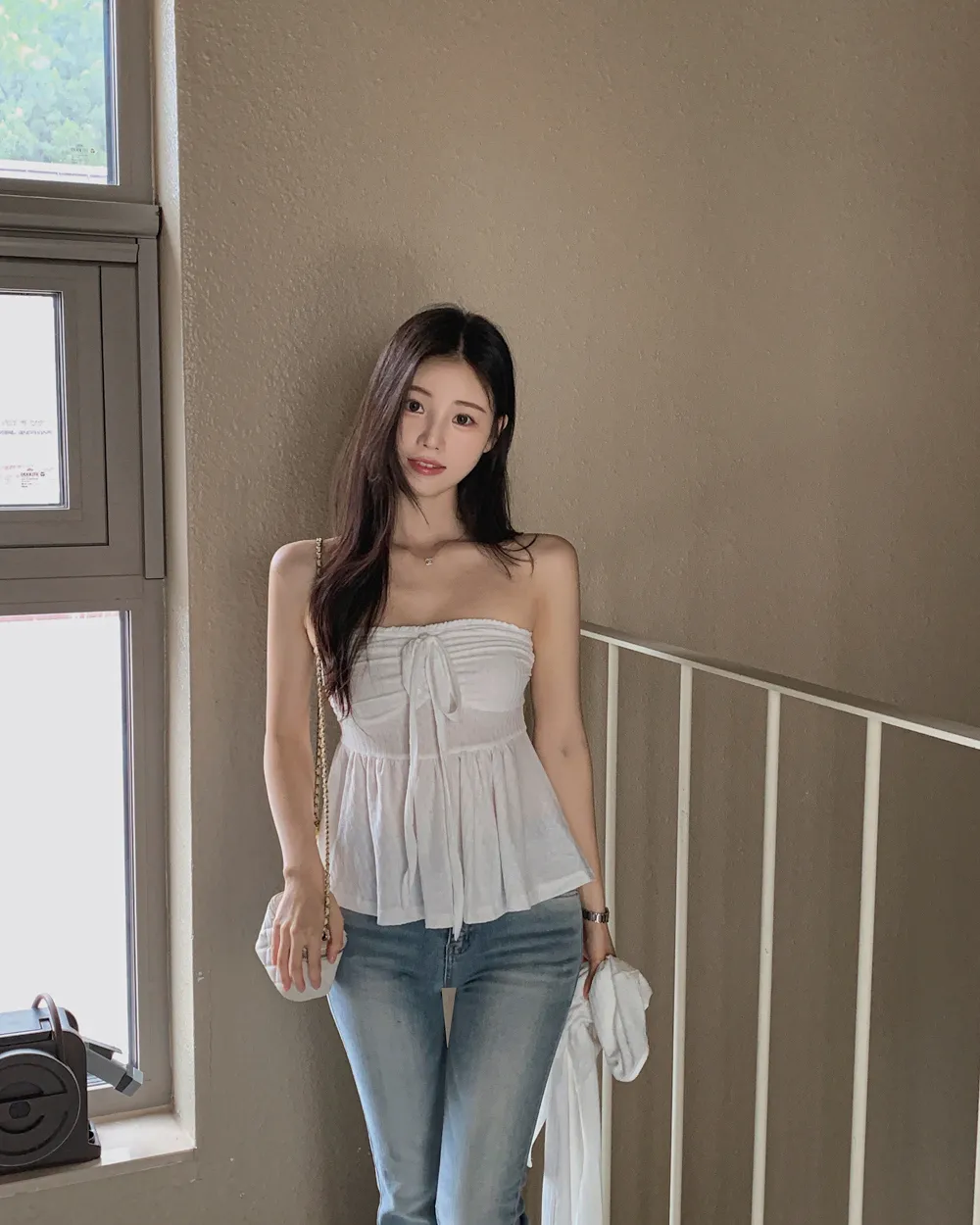 민소매 모델 착용 이미지-S1L90