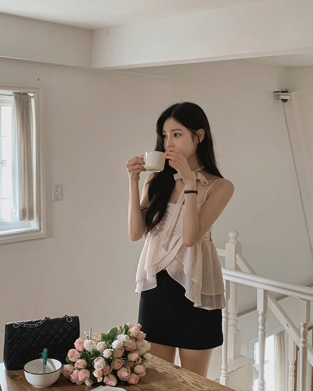 민소매 모델 착용 이미지-S1L54